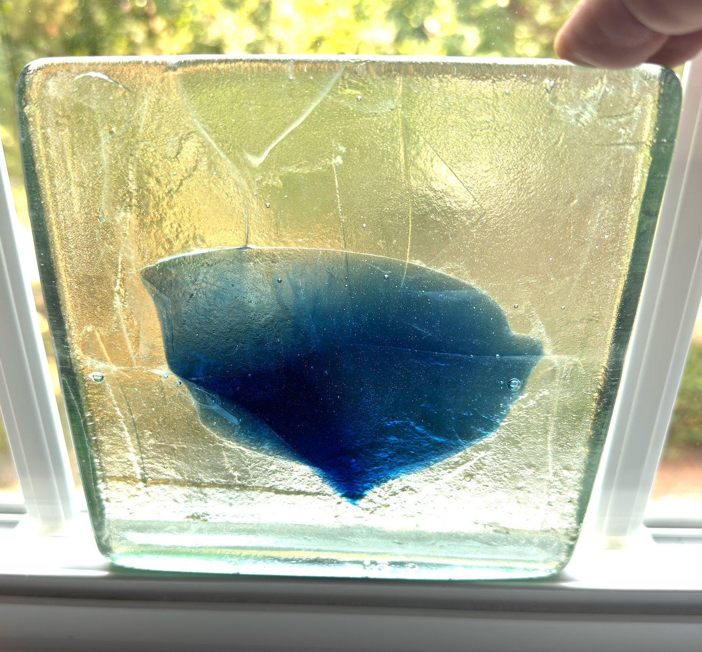 6 x 6 x 1/2 Inch Tile - Clear with Medium Blue Center