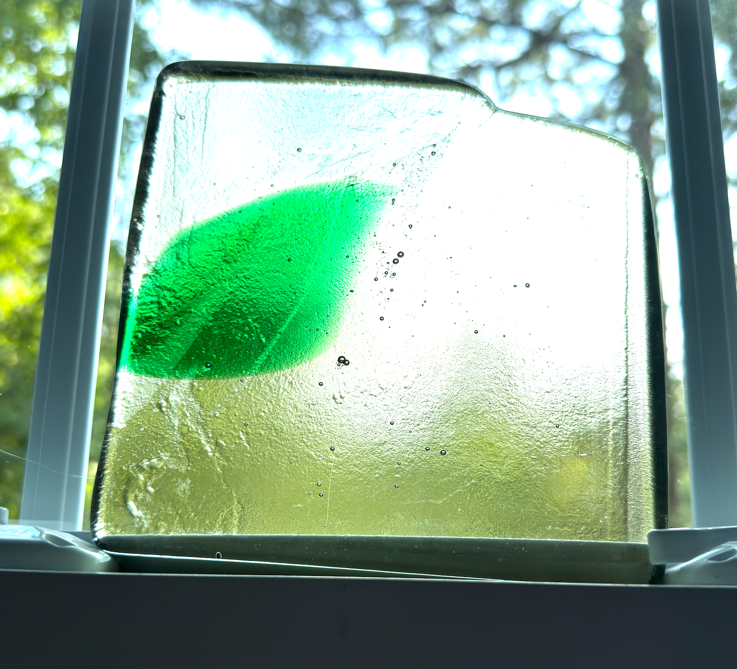 6 x 6 x 1/2 Inch Tile - Clear with Light Green Center